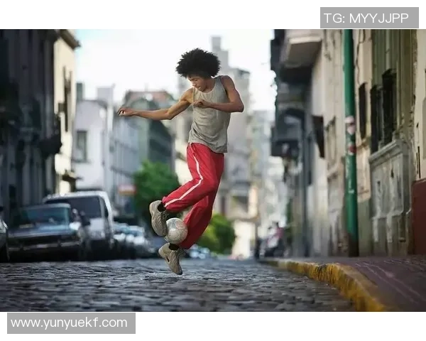 街边足球明星的传奇故事与他们的街头足球技巧分享